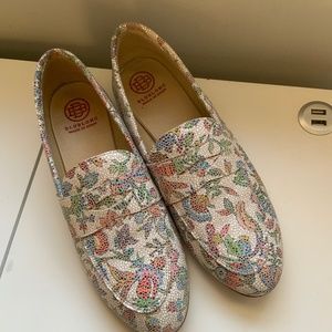 Womens brand new flats size eur 37 (us 6/6.5)